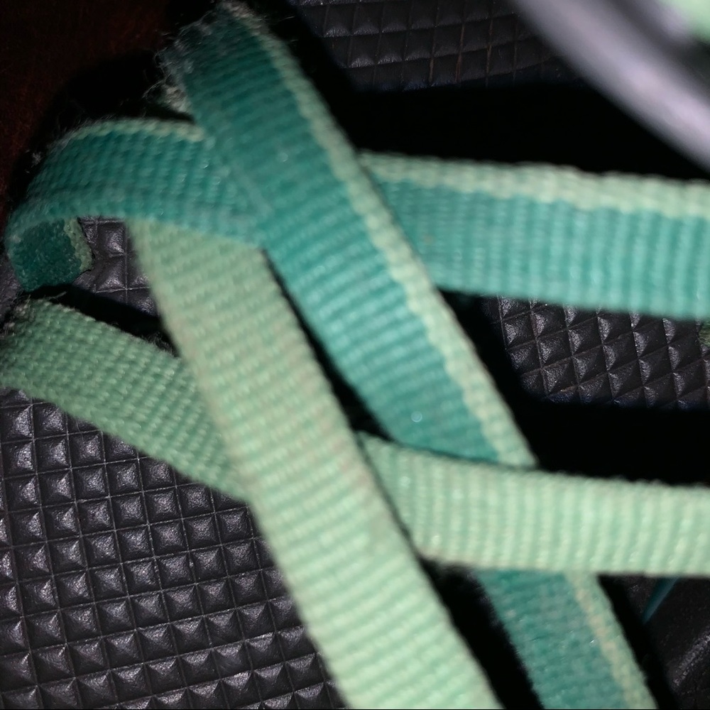 Green. Chaco. Sandals Kids Shoes Adjustable Size 3 - Picture 4 of 5